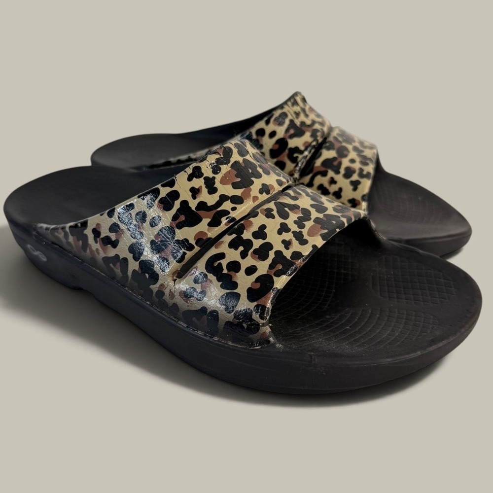 OOFOS OOahh Luxe Slide Sandals Women's 10 Leopard Print Animal Print Slides
